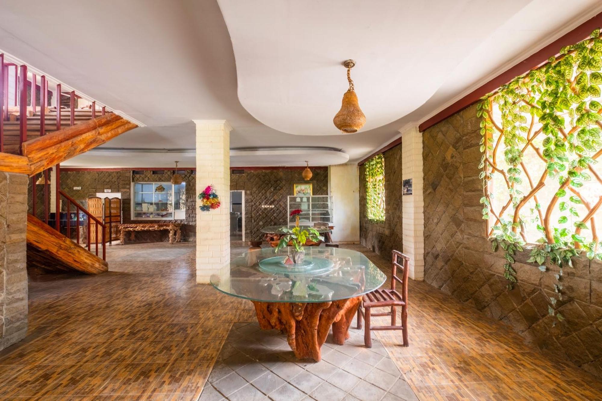 סוקאבומי Oyo 2278 Cikidang Hunting Resort מראה חיצוני תמונה