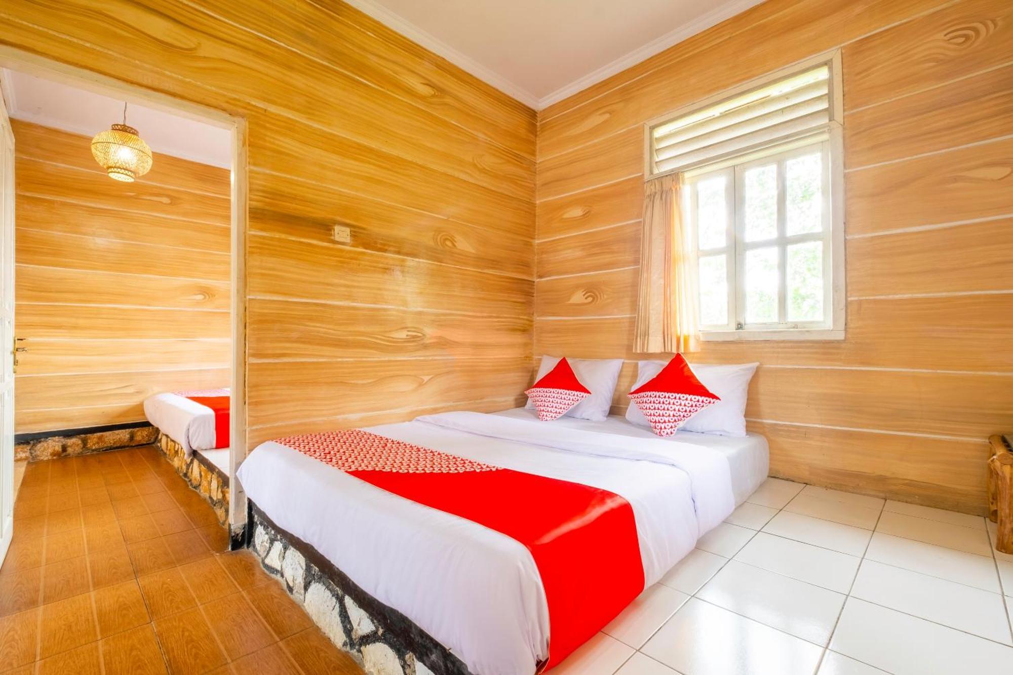 סוקאבומי Oyo 2278 Cikidang Hunting Resort מראה חיצוני תמונה